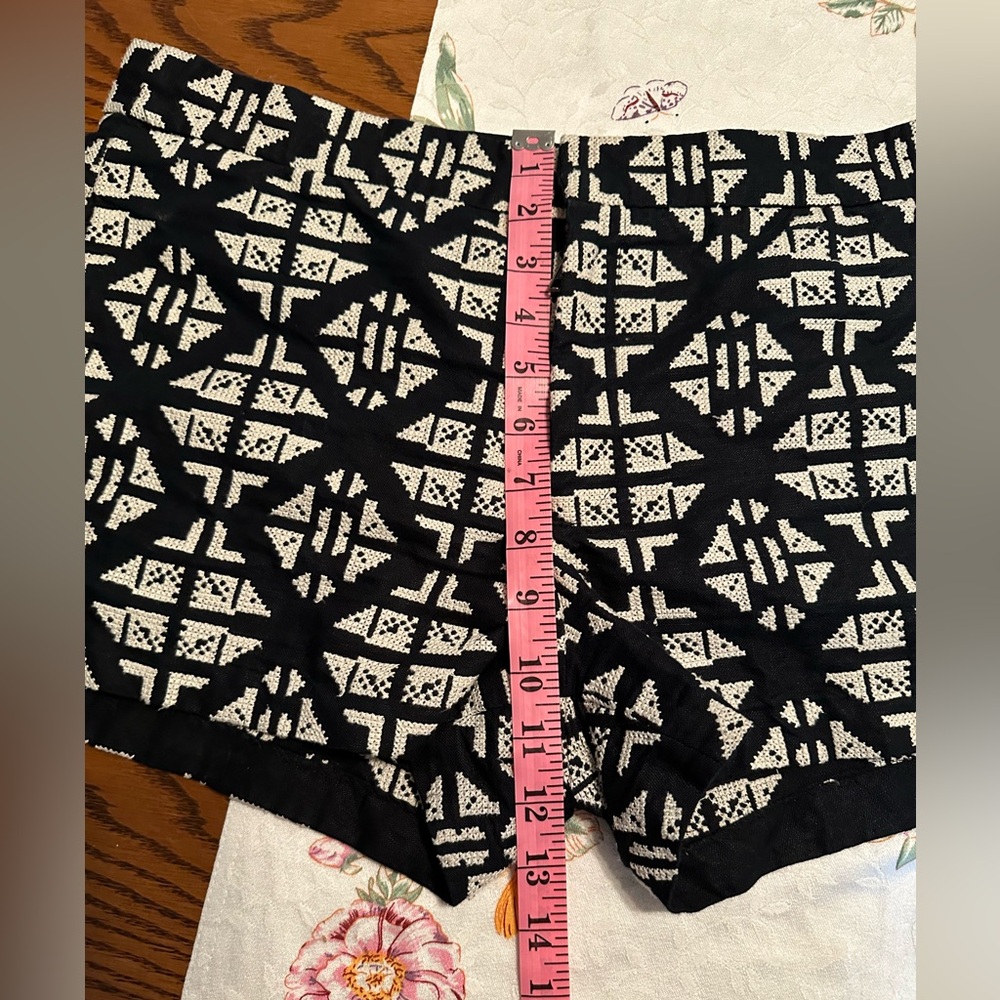 Lucky Brand Black and Cream Shorts - Picture 10 of 10